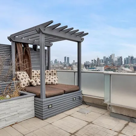 2 Bedroom Suite W Terrace And Parking!